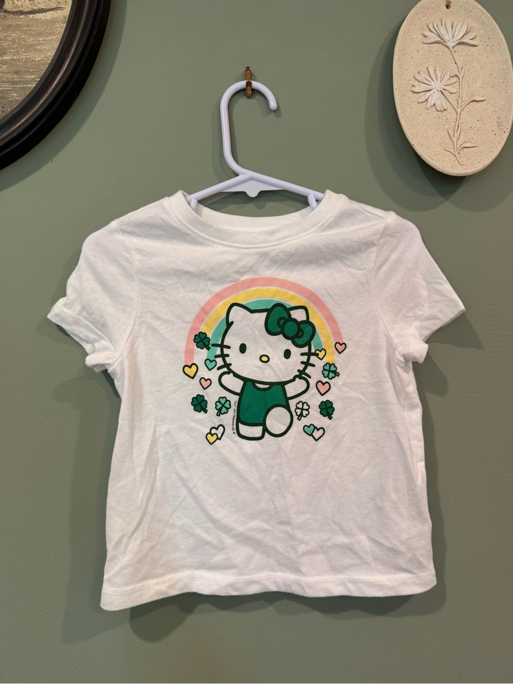 OLD NAVY hello kitty tshirt